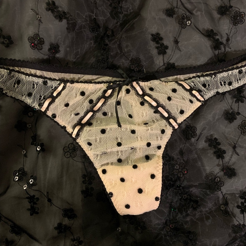 Very Sexy Line - Victoria’s Secret thong - Picture 1 of 5